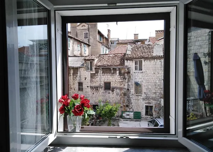 Apartments And Room Merica Gostinjska kuća 3*