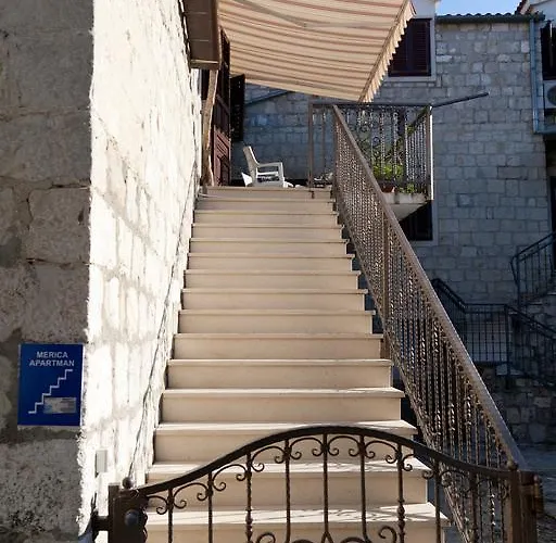 Apartments And Room Merica