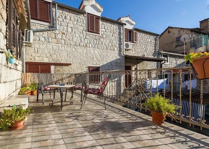 Apartments And Room Merica