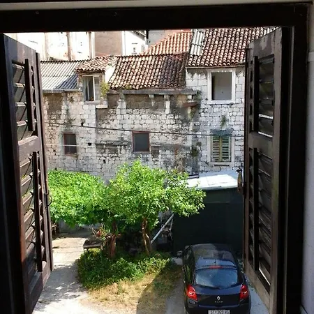 And Merica 3* ספליט