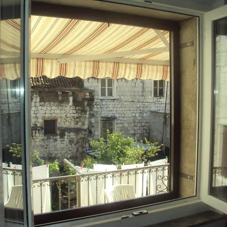 בית הארחה And Merica